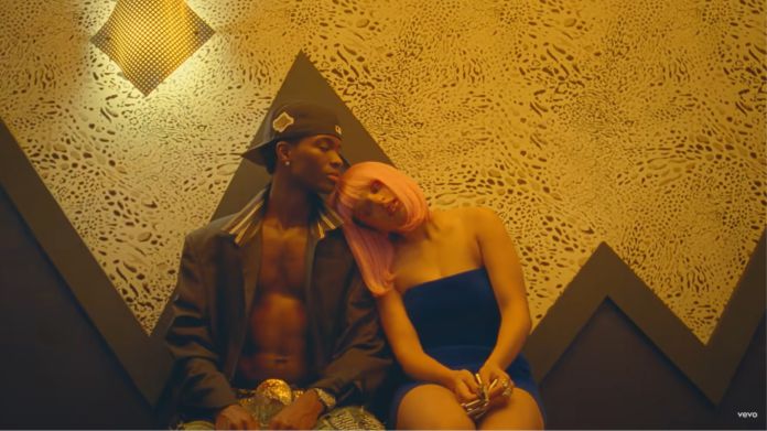 Fotograma del videoclip de ‘Candy’ que homenajea a Lost In Translation