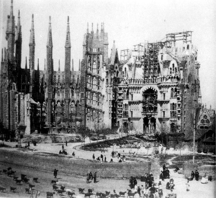 La Sagrada Familia en 1915